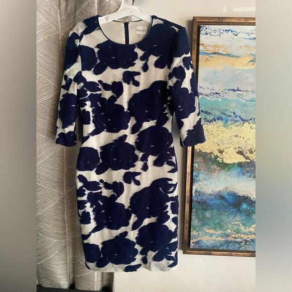 Reiss  Mini Dress Leila Size 6 Wool blended Navy & Cream Gold Floral - Picture 2 of 16